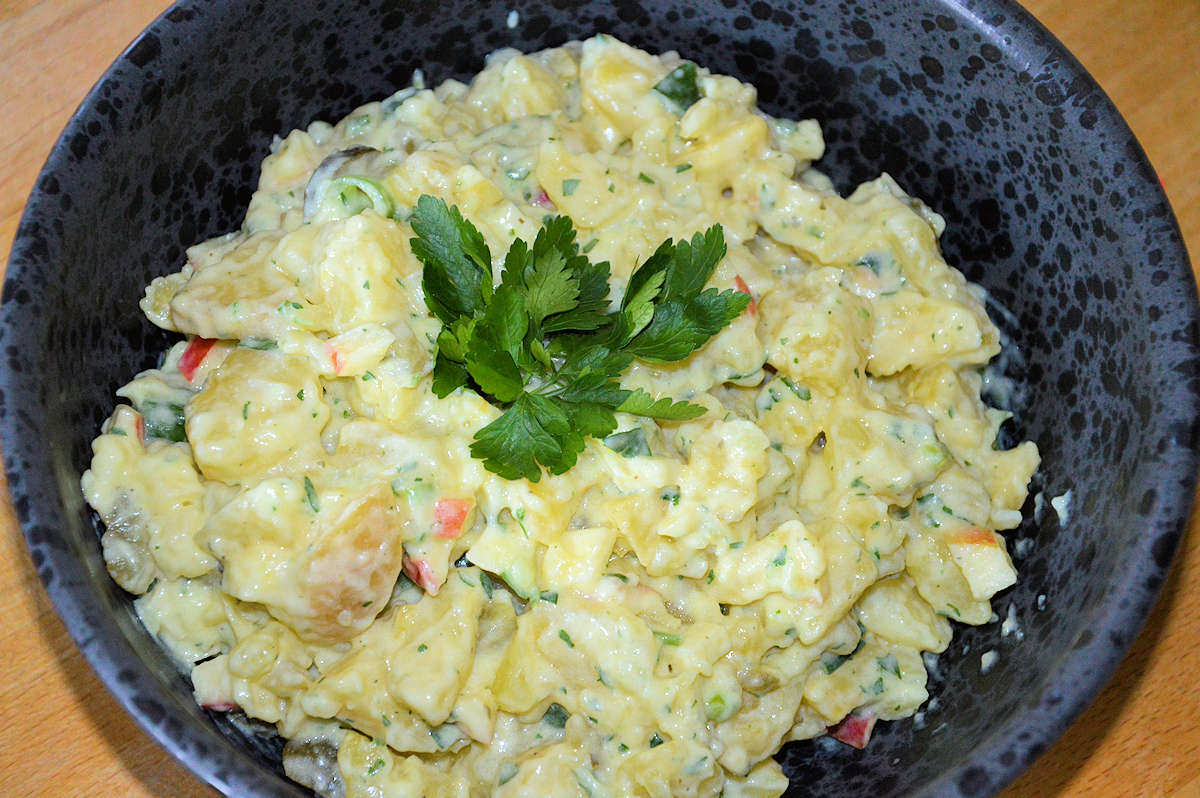 Read more about the article Traditioneller Kartoffelsalat